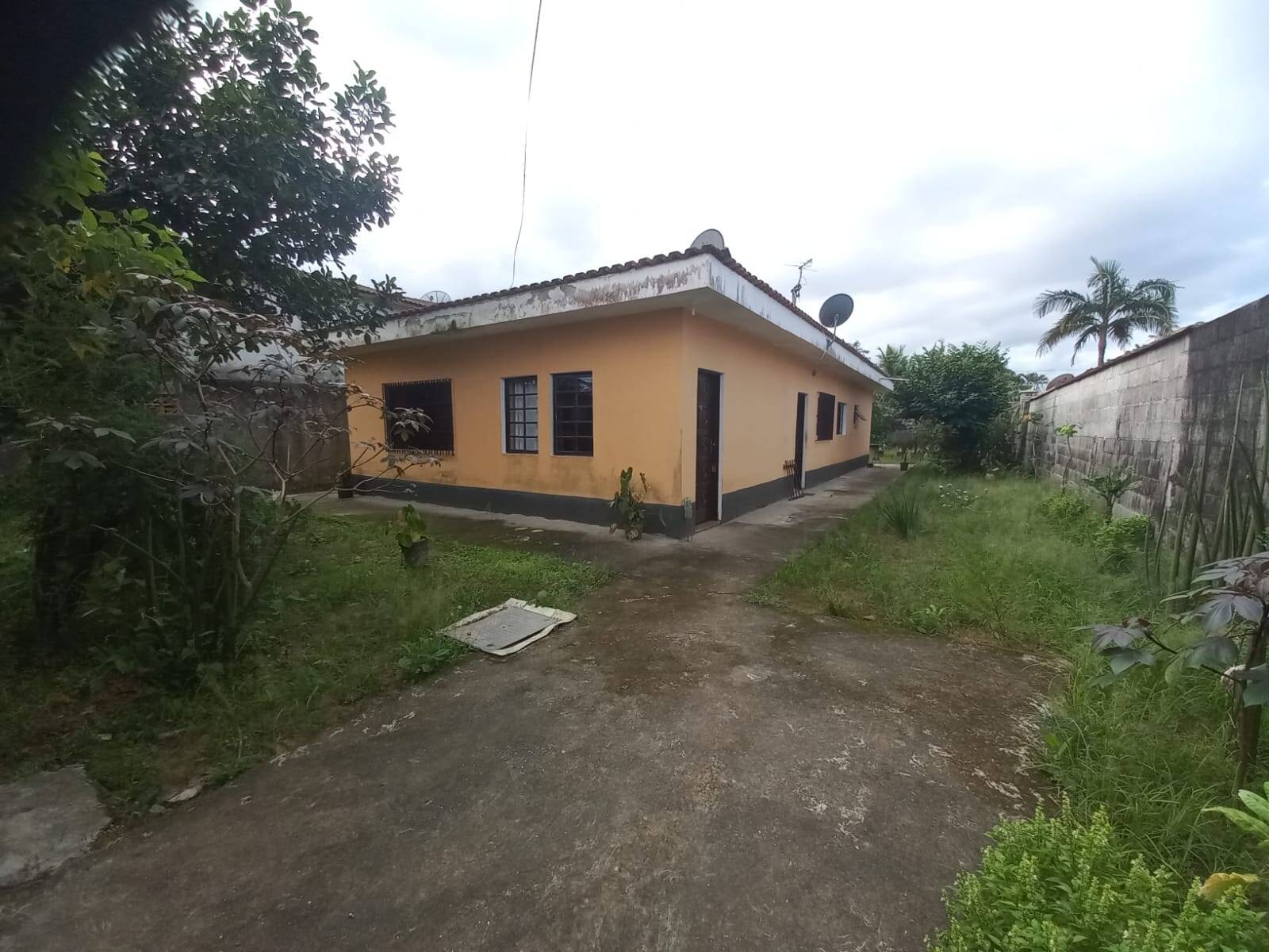 Casa no Centro, Vila Itapanhaú -
