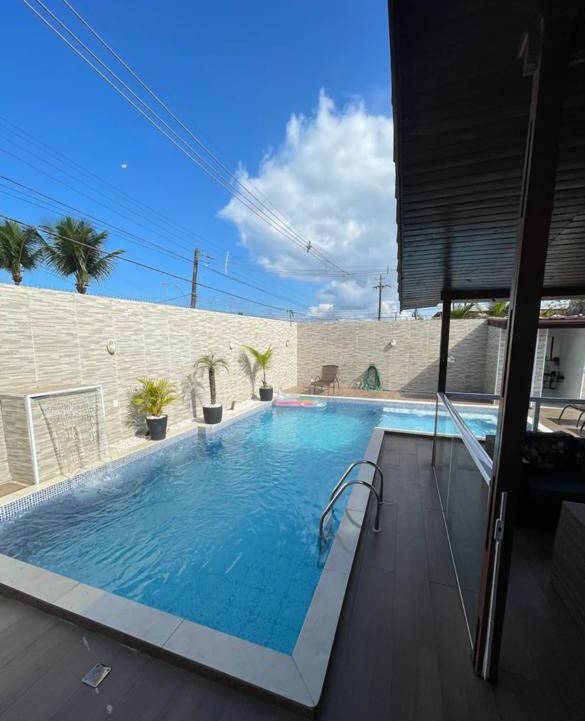 CASA FRENTE AO MAR - PISCINA e espaço para festas